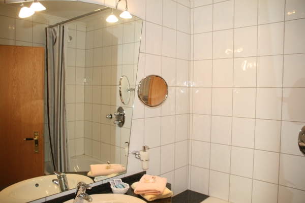 Mosellandhotel im Enderttal "Zum Onkel Willi"